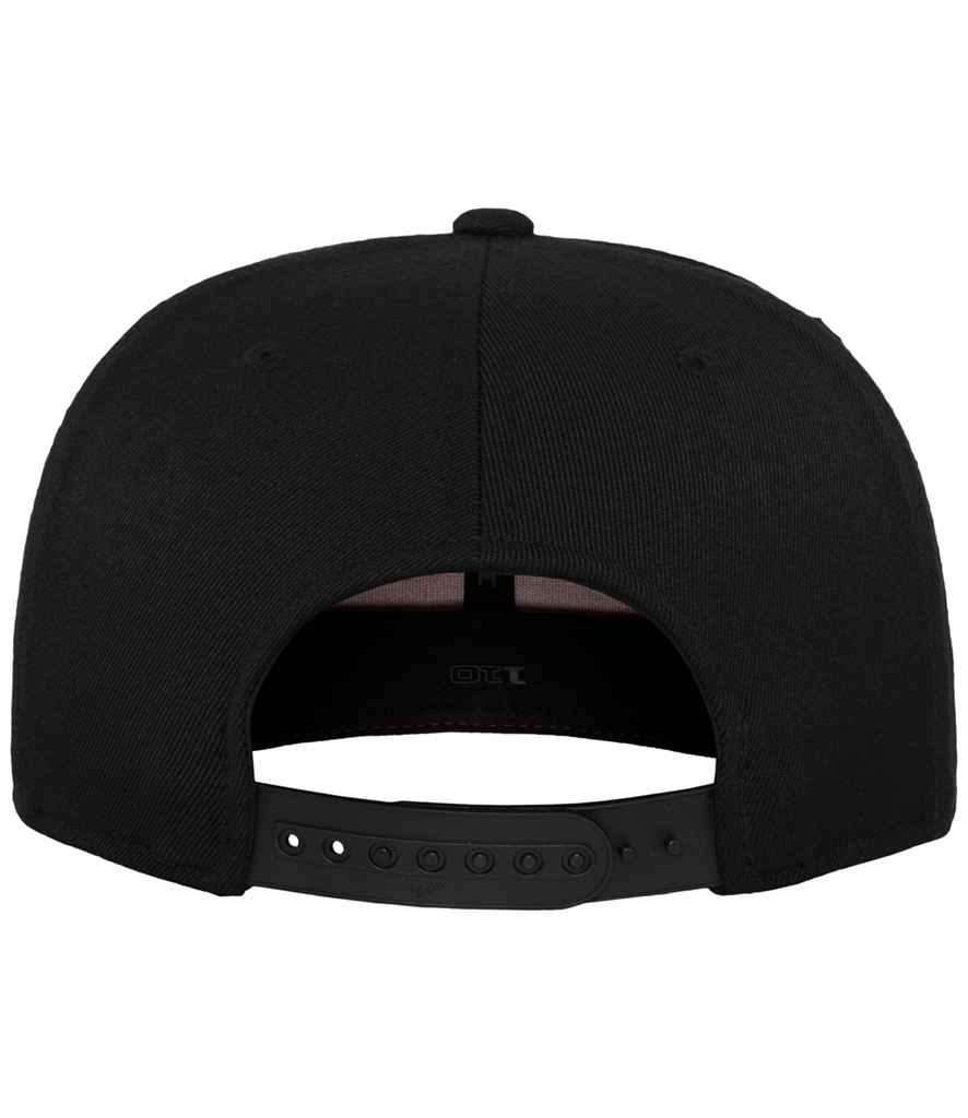 ATL Falcons UK - Embroidered Logo Snapback Cap - Black